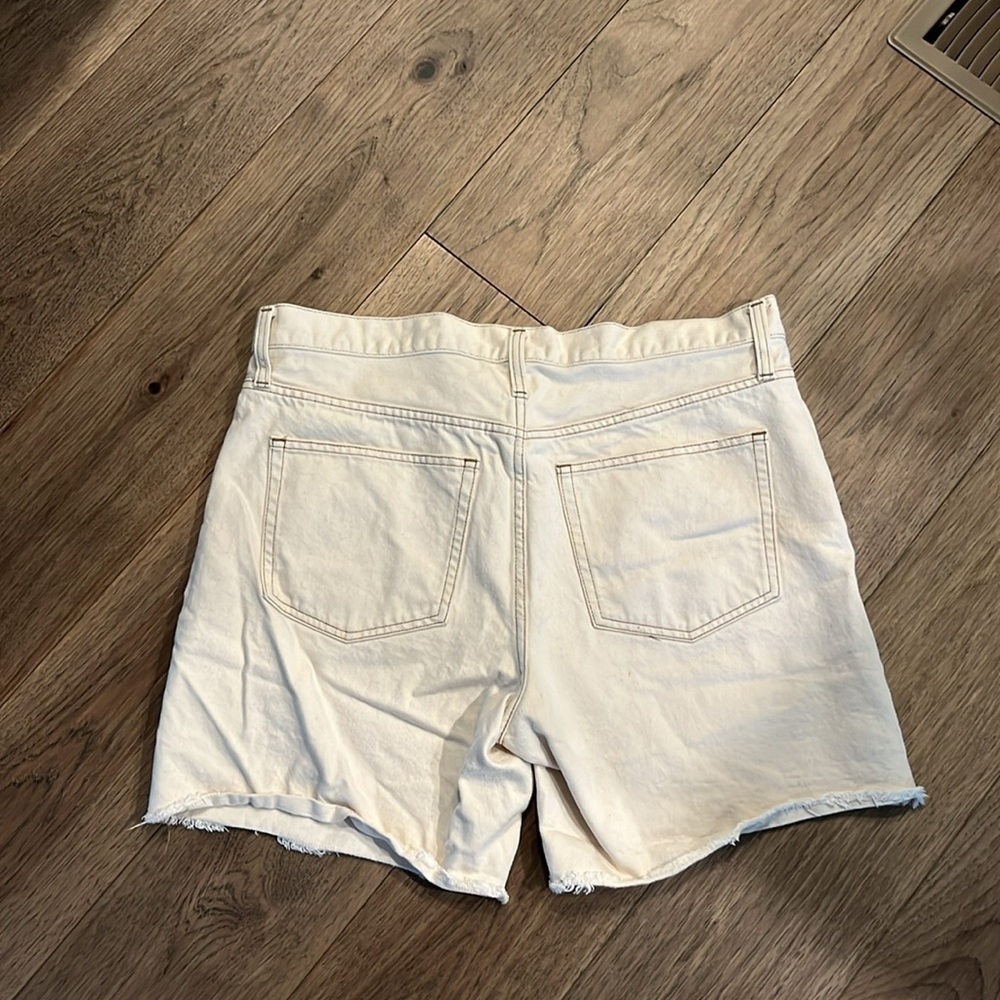 J. CREW cream / off white mid length denim shorts, size 32 - Picture 7 of 7